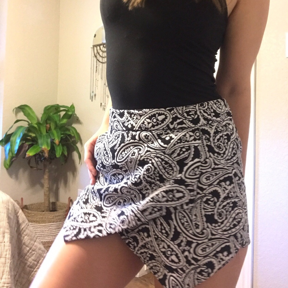 Patterned Skort - Picture 2 of 4